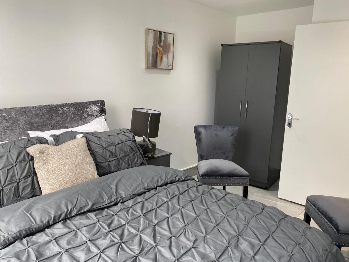 Luxurious 2-Bed Apartment In Woolwich لندن المظهر الخارجي الصورة