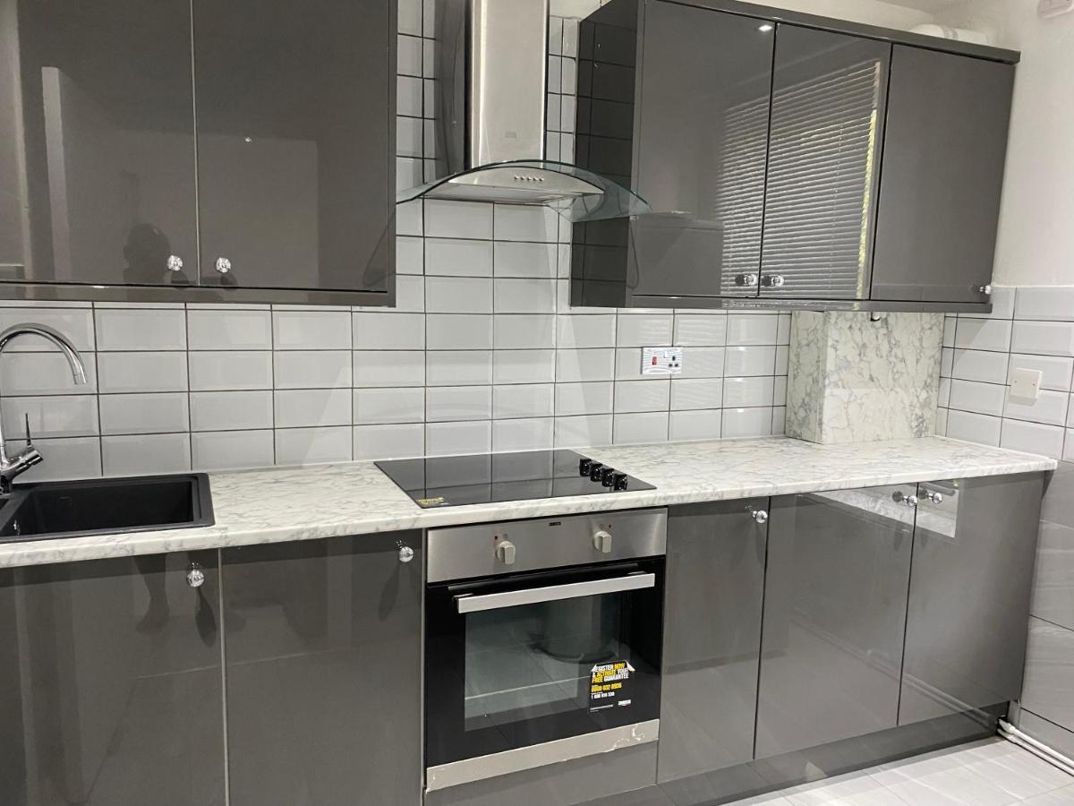 Luxurious 2-Bed Apartment In Woolwich لندن المظهر الخارجي الصورة