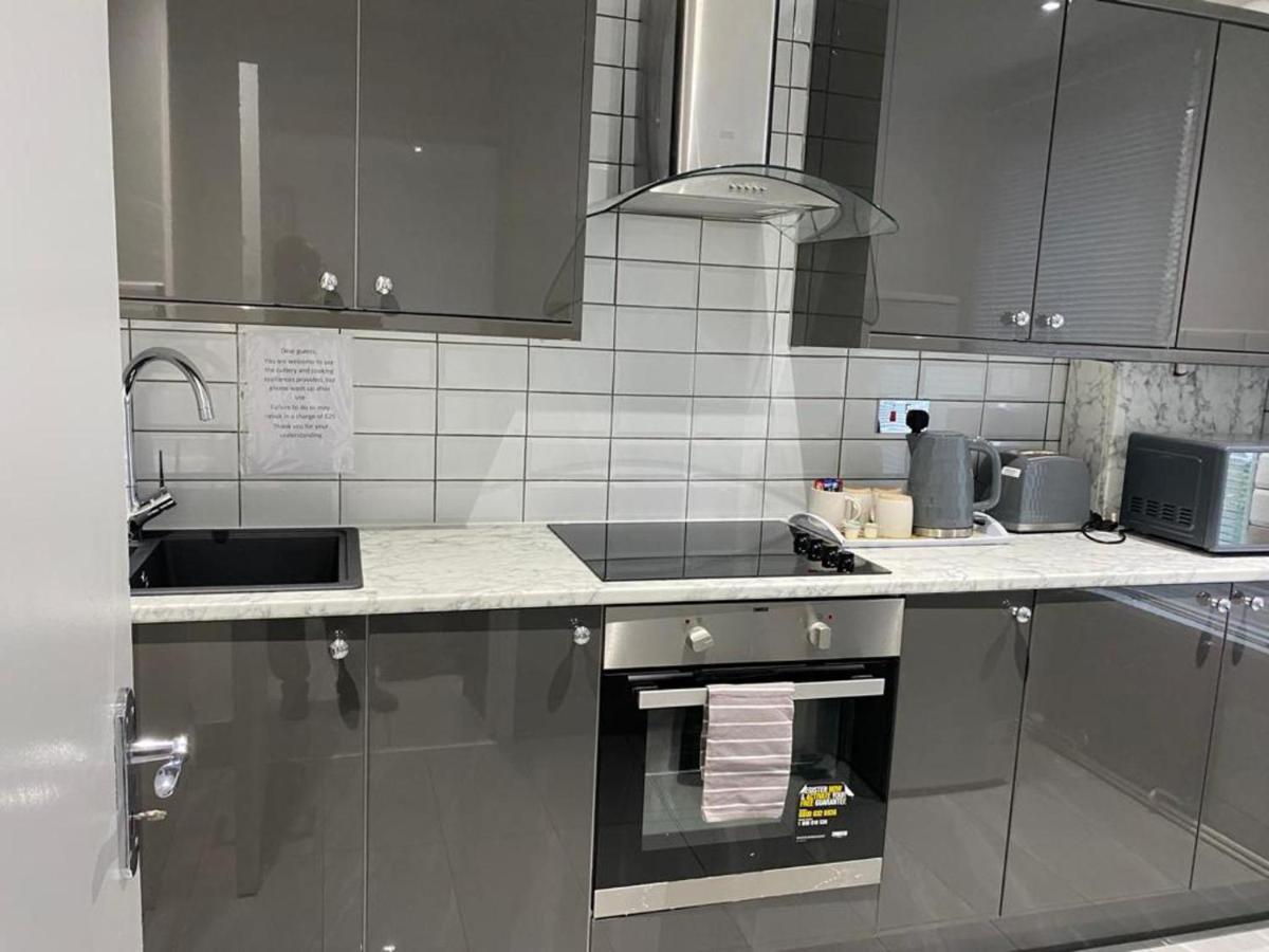 Luxurious 2-Bed Apartment In Woolwich لندن المظهر الخارجي الصورة