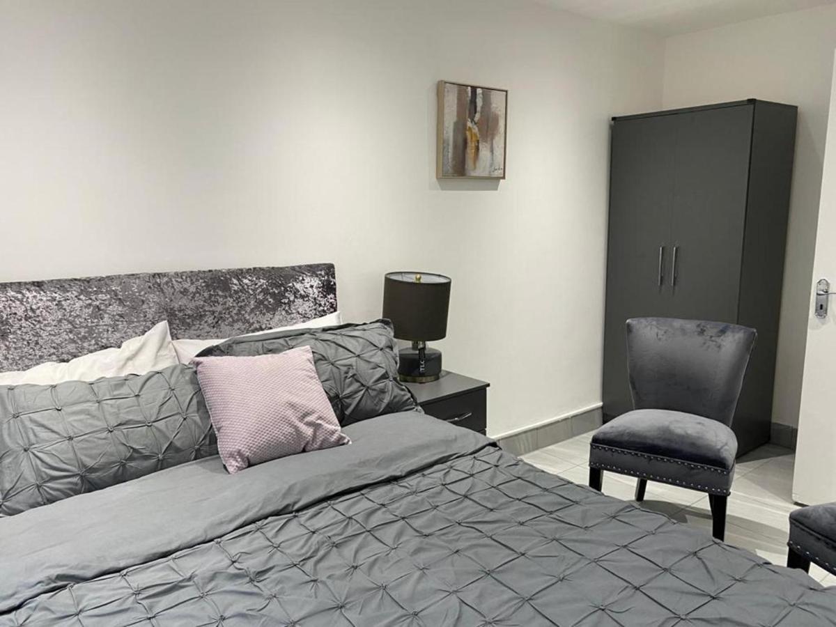Luxurious 2-Bed Apartment In Woolwich لندن المظهر الخارجي الصورة